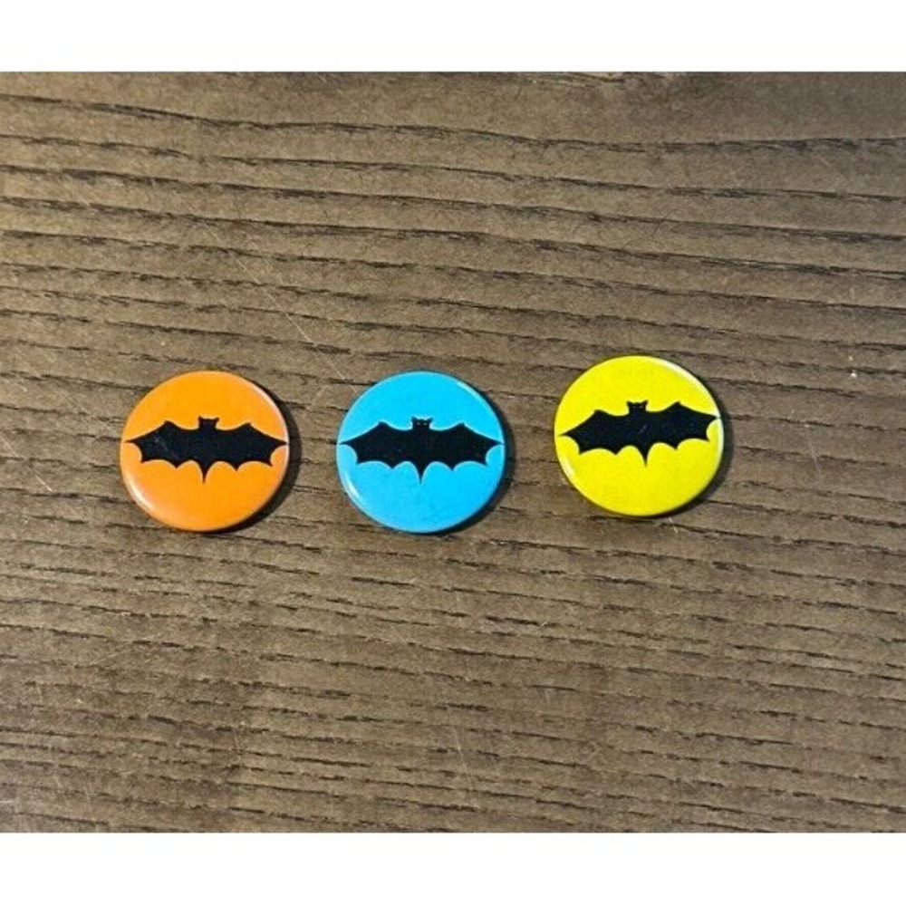 Set of 3 DC Comics Batman Bat Signal Pin Back Buttons Vintage Blue Orange Yellow